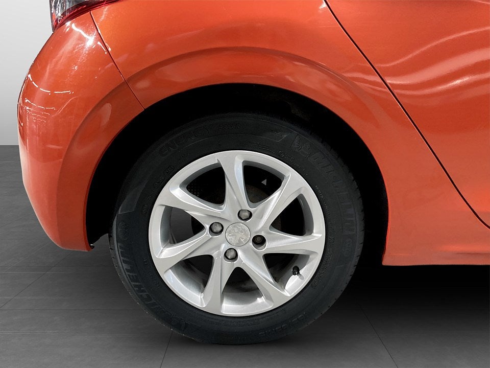 Bild på Peugeot 208 Active 1.2 PT 82hk Aut - DRAG, M-VÄRME MED KUPEUTTAG