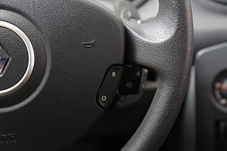 Halvkombi Renault Clio 16 av 23