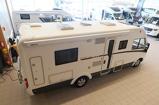 Husbil-integrerad Adria Sonic 700 ST 5 av 34