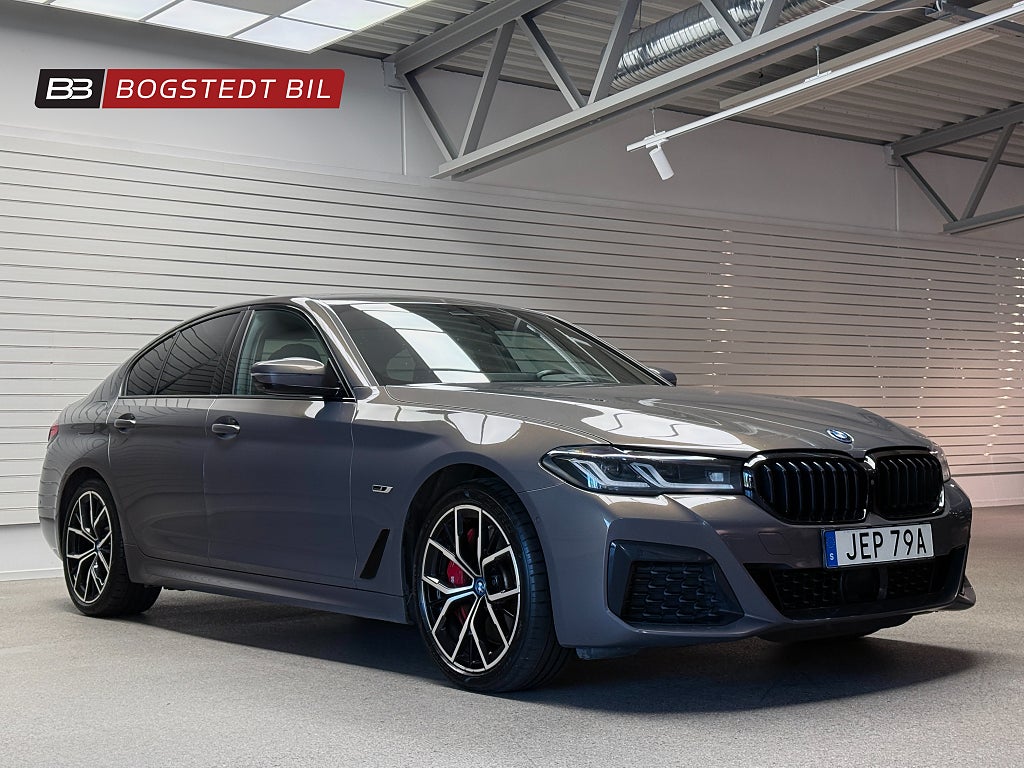 BMW 545e xDrive 394hk | M-Sport Pro | Se utrustning