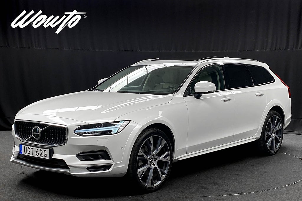 Volvo V90 Cross Country B5 AWD 250HK Ultimate /Pano /Moms