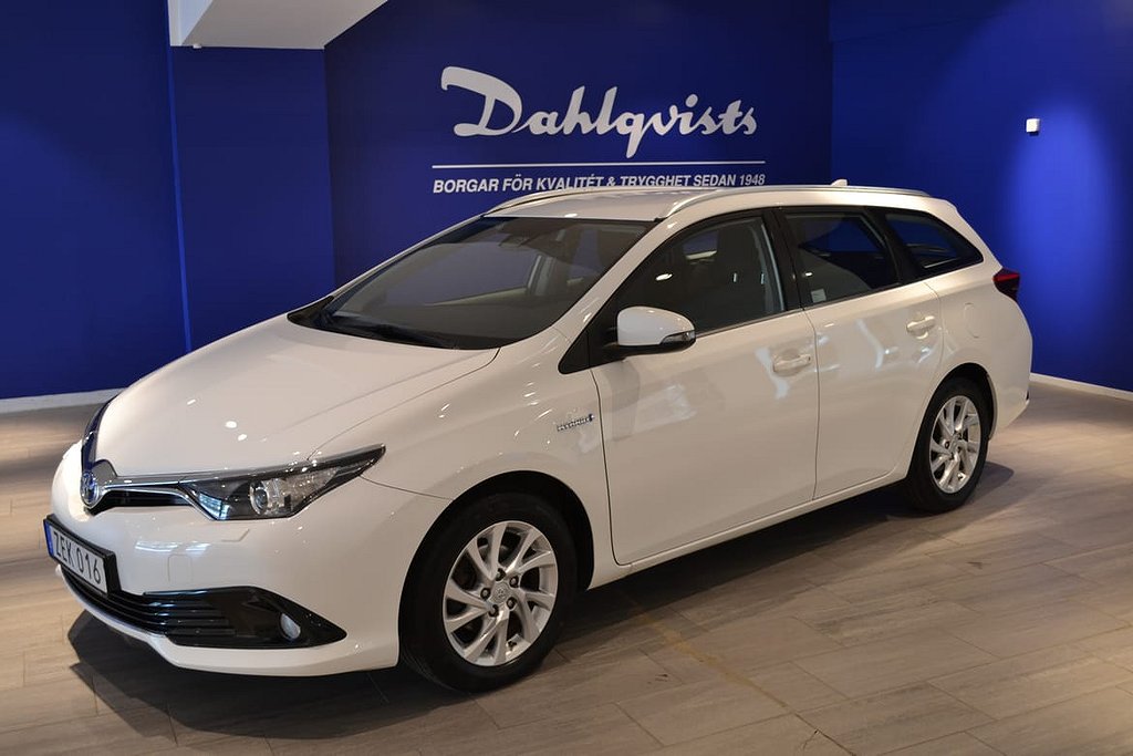 Toyota Auris Touring Sports Hybrid Active 136hk Webasto Värmare Backkamera V-