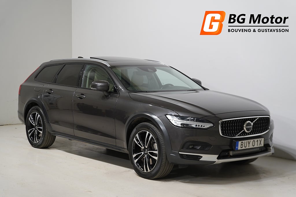 Volvo V90 Cross Country B4 197HK AWD Aut Momentum Drag/Pano/H&K/360/HuD/Värmare