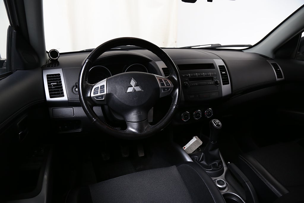Mitsubishi Outlander 2,4 MIVEC 170hk Comfort AWD 5-Sits 2011