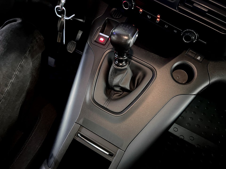 Bild på Peugeot Rifter Allure 1.2 e-THP 110hk 5-SITS P-SENSORER BLUETOOTH