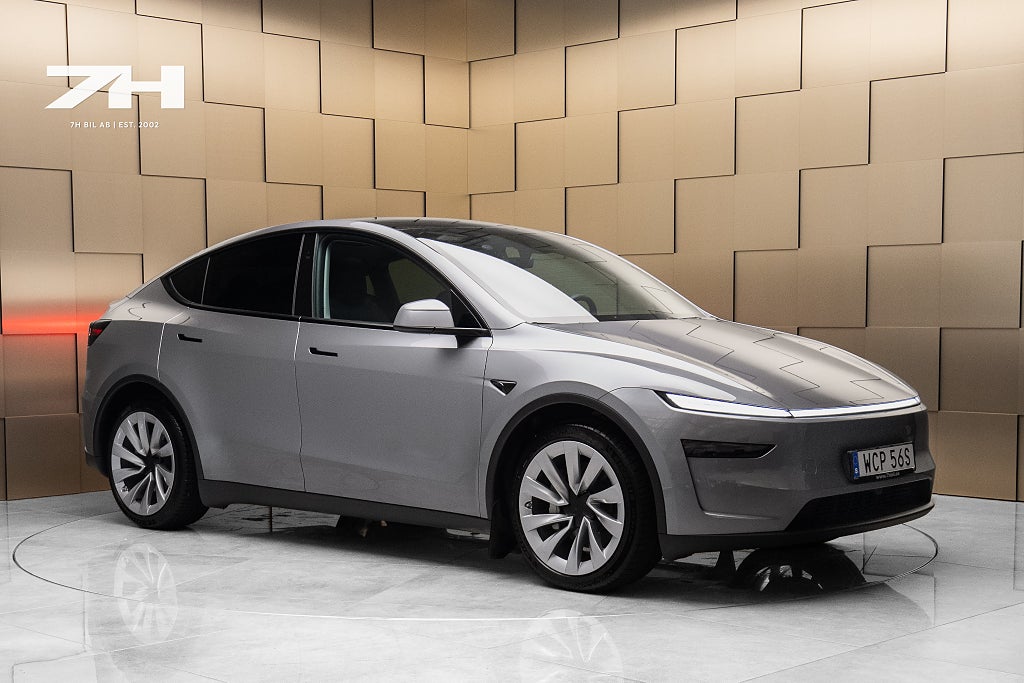 Tesla Model Y Long Range AWD Juniper / Drag / Pano / 360°
