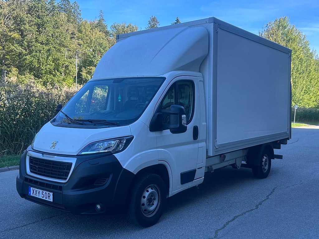 Peugeot Boxer Chassi Cab 335 2.2 BlueHDi Euro 6 MOMSBIL