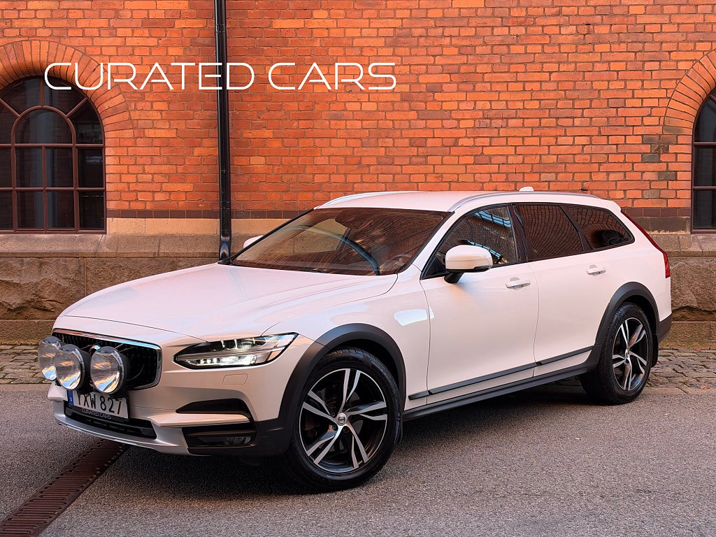 Volvo V90 Cross Country D4 AWD Plus / VOC / Värmare / Drag 
