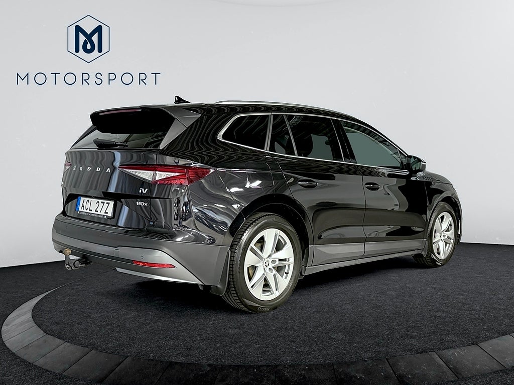 Skoda Enyaq iV 80x Dragkrok Adapativ fart 360° kamera Elstol 4WD bild 7