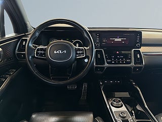 <span style="color: #D81132 !important; display: inline;">Såld idag!</span> Kia Sorento PHEV Advance Plus 7-sits S&V-hjul/Drag/Skinn/HuD/BOSE – bild 8