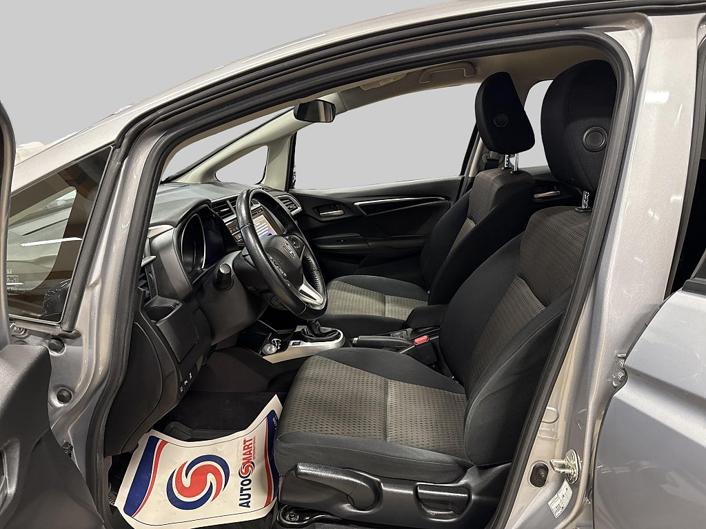Honda Jazz 1.3 i-VTEC 100hk Elegance Navi Manuell Dragkrok – bild 8