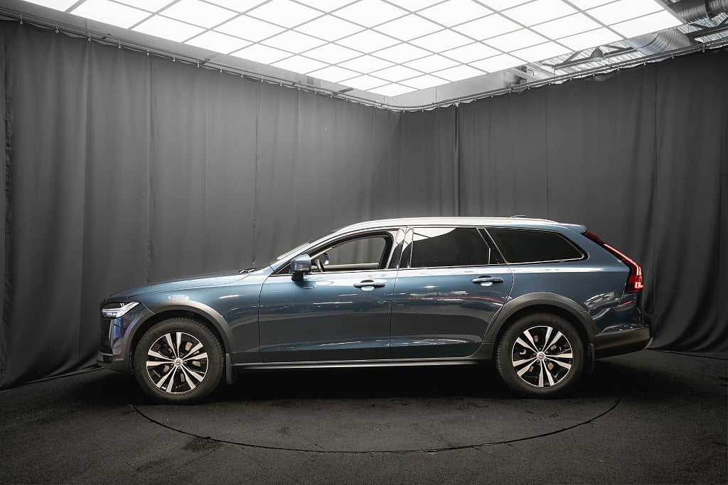 Volvo V90 Cross Country B4 AWD PANO DRAG 360° HUD H/K D-VÄRMARE
