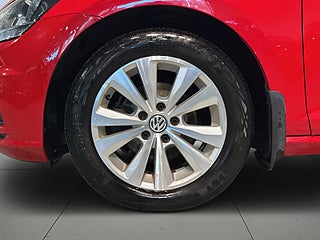 Volkswagen Golf 5-dörrar 1.0 TSI Kamera Drag Extraljus Mvärm S/V-hjul – bild 14