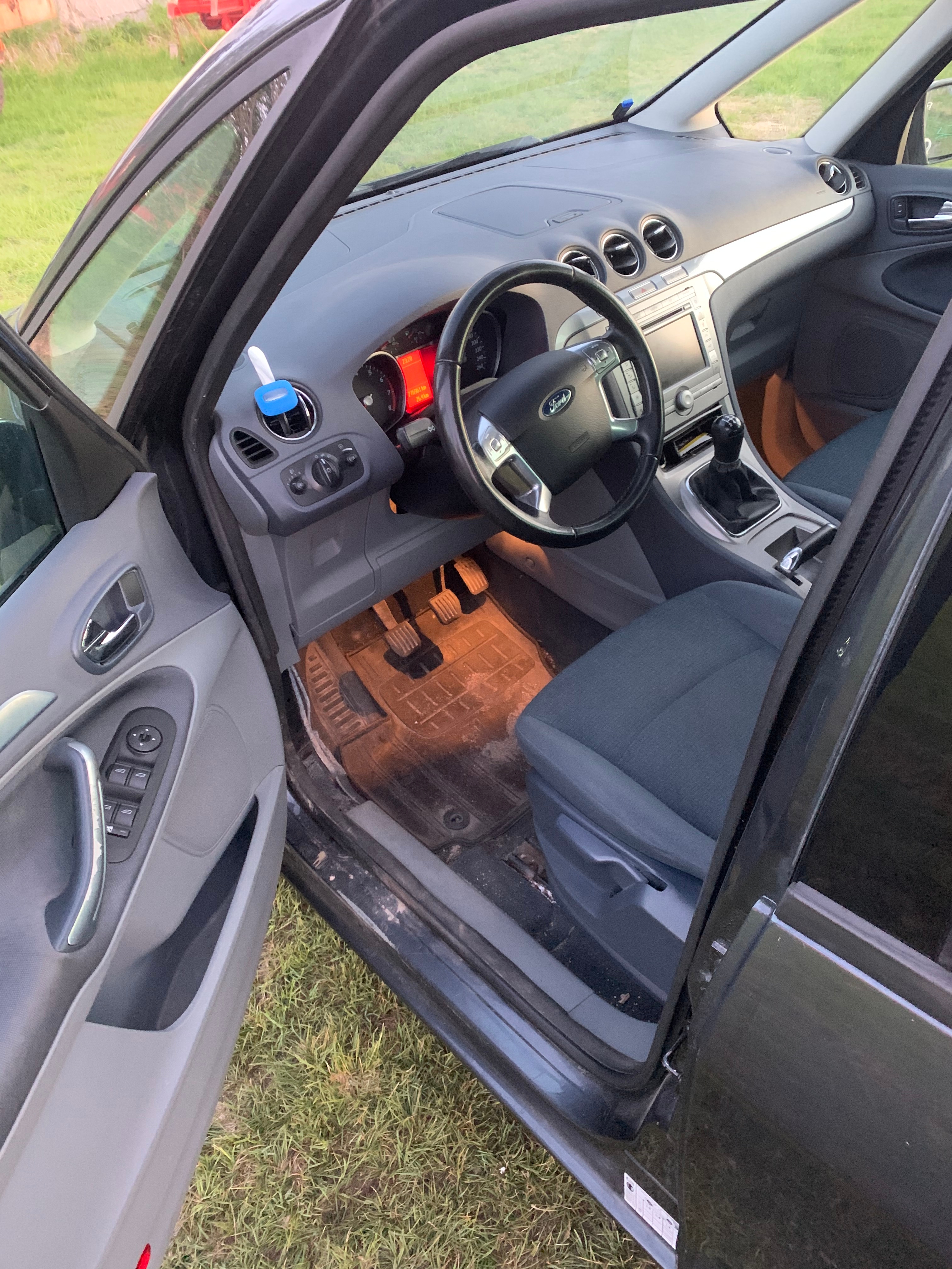 Ford Galaxy 2.0 7-sits 145hk 2007, bild 2/37