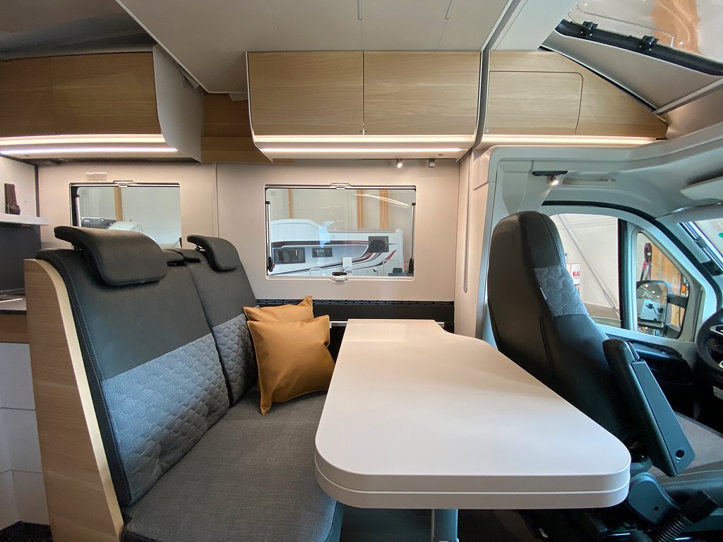 Adria Matrix Plus 670 SL / ALDE / Taksäng / 5 bältad / Auto - Adria