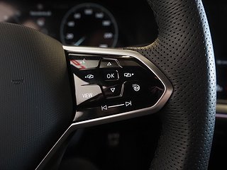 SUV Volkswagen Touareg 25 av 27