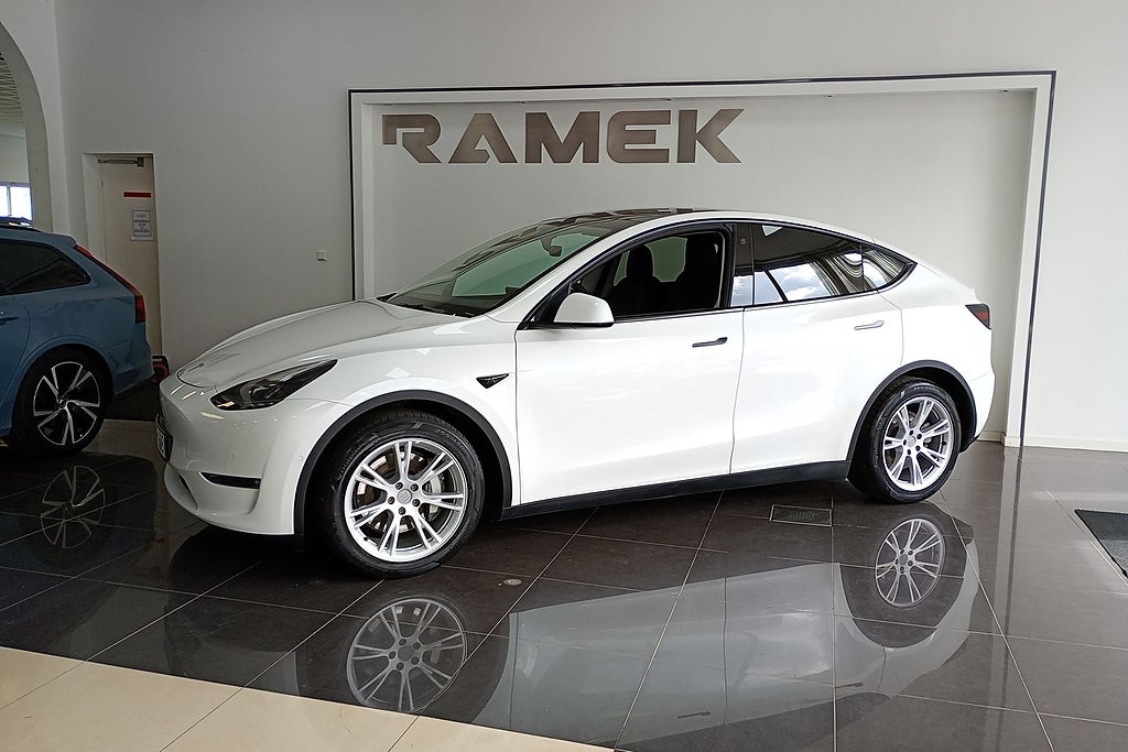 Tesla Model Y Long Range AWD Long Range