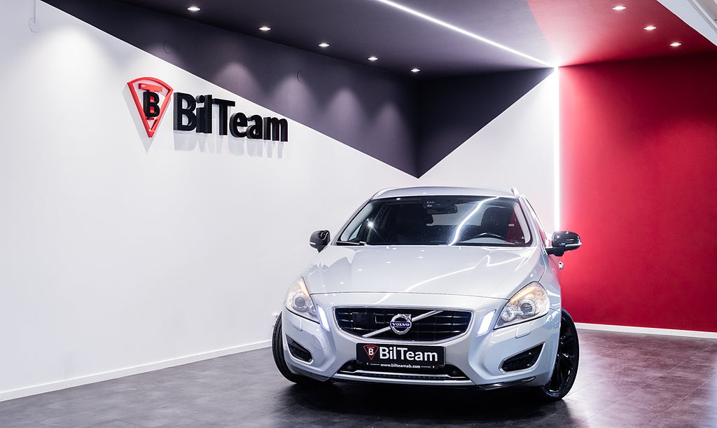 Volvo V60 D6 Plug-in Hybrid AWD Geartronic Summum Euro 5