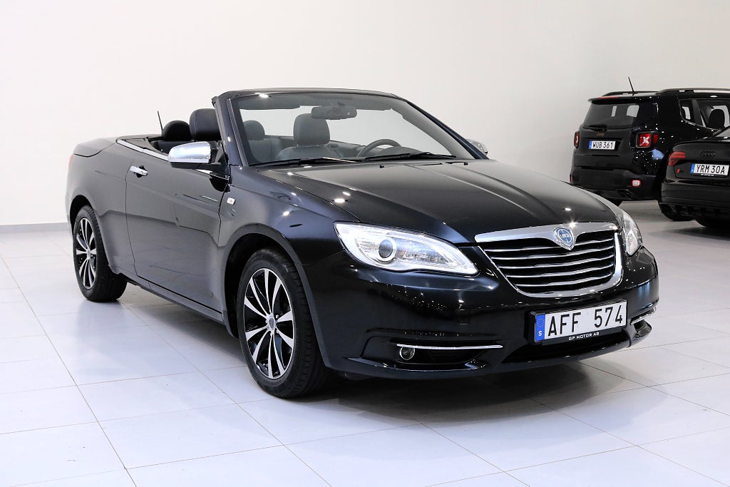 Lancia Flavia Cabriolet 2.4 Sport / Helskinn / Navi