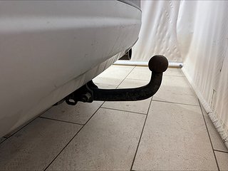 Ford Kuga 2.0 TDCi AWD Titanium/Aut/Drag/Mvärm/B-kamera/S&V