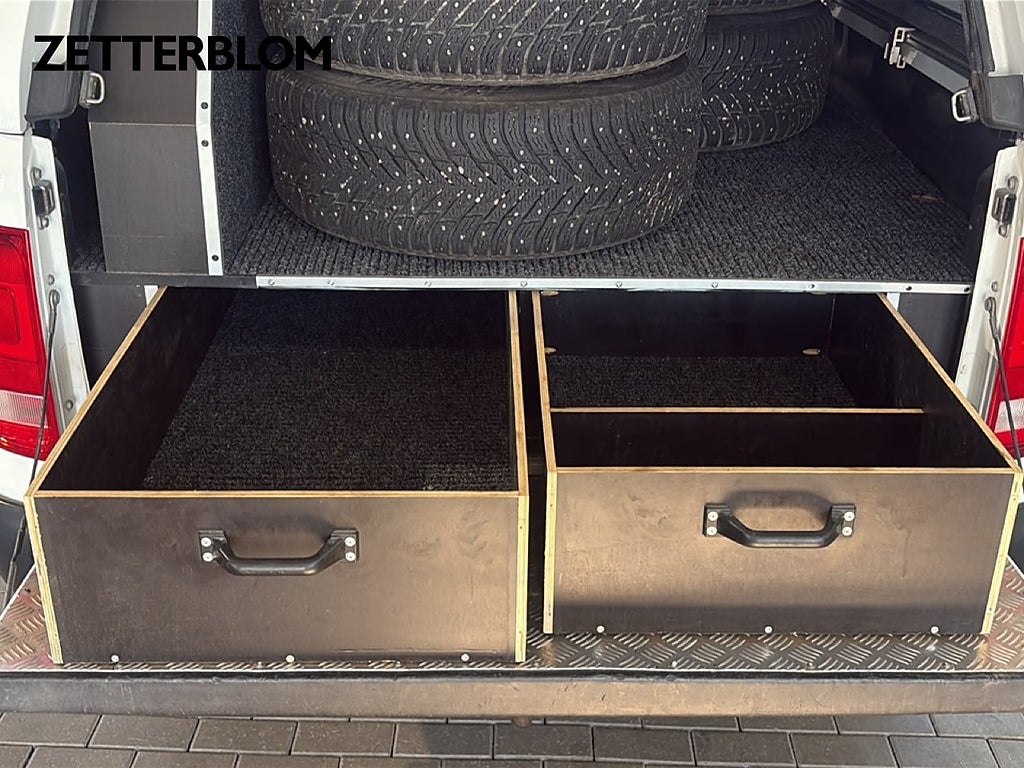 Transportbil - Skåp Volkswagen Amarok 16 av 18