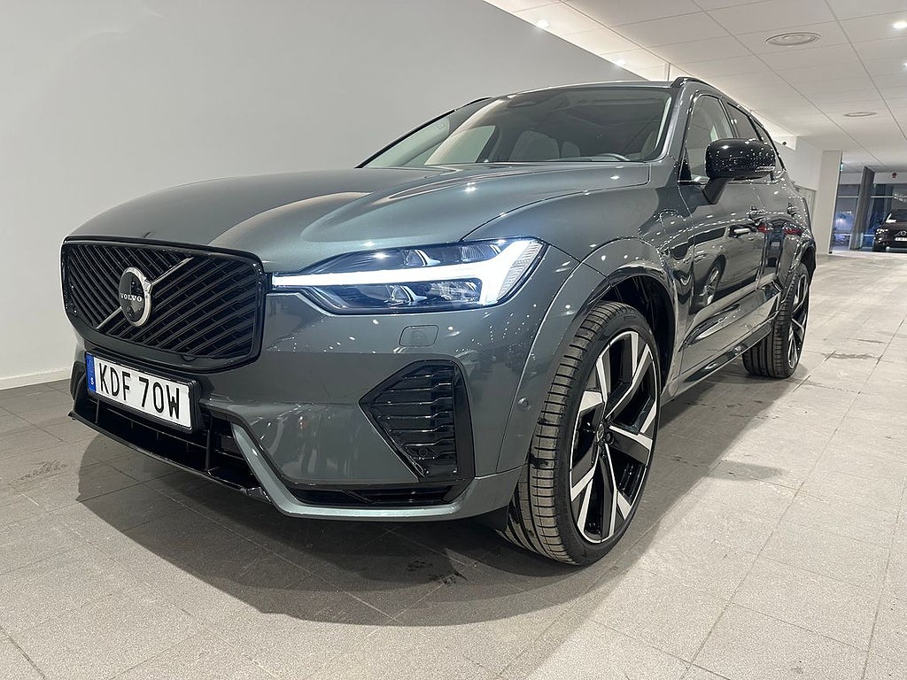 Volvo XC60 T8 Plus Dark Nordic Edition, panoramatak, 360 kamera, navigat...