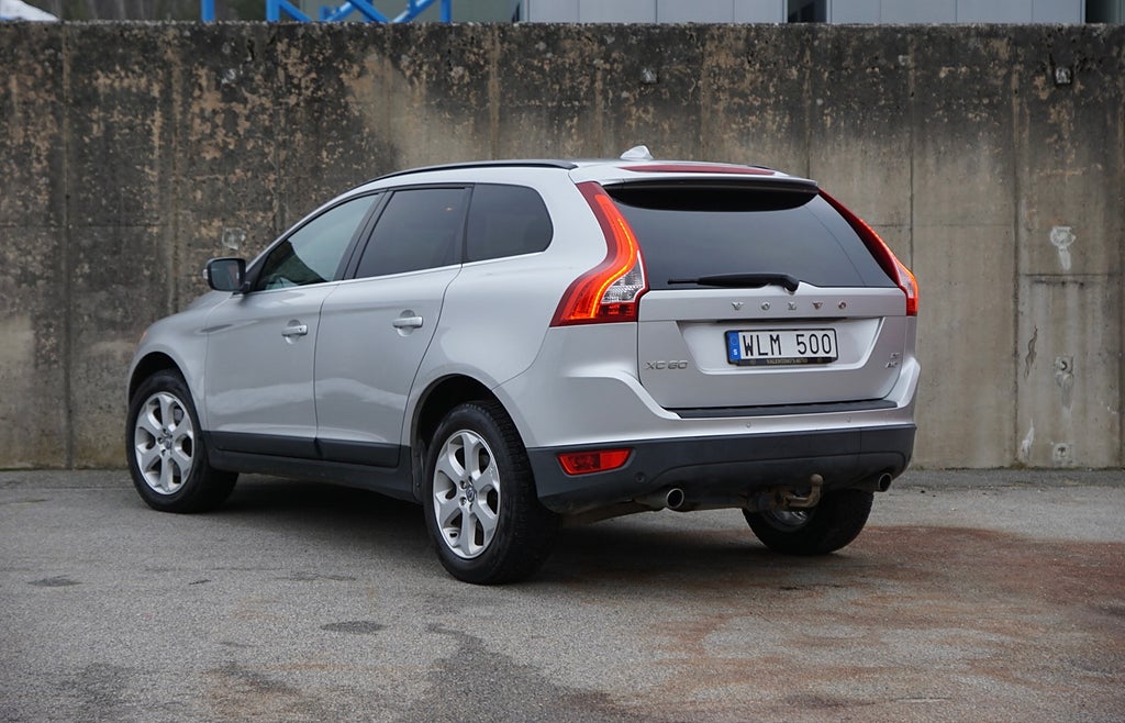 Volvo XC60 D5 AWD Geartronic|Drag|Kupevärmare|PDC|