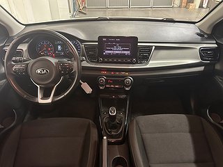 Halvkombi Kia Rio 13 av 22