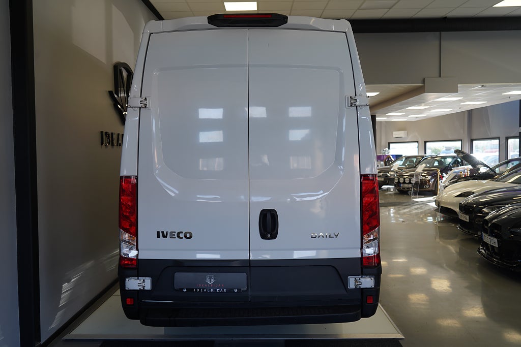 Iveco Daily 2023 - miniatyr 3