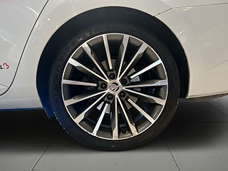 Skoda Superb Kombi 2.0 TDI 4×4 L&K Drag Dvärme CANTON B-kamera S&V – bild 14