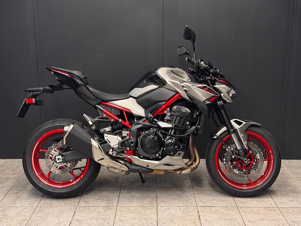 Kawasaki Z900 
