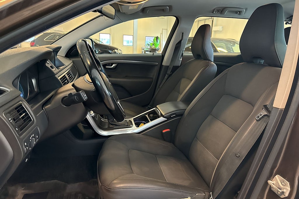 Volvo XC70 D4 AWD Automat Momentum Vämare Drag K-rem Bytt 1 ägare miniatyr 9