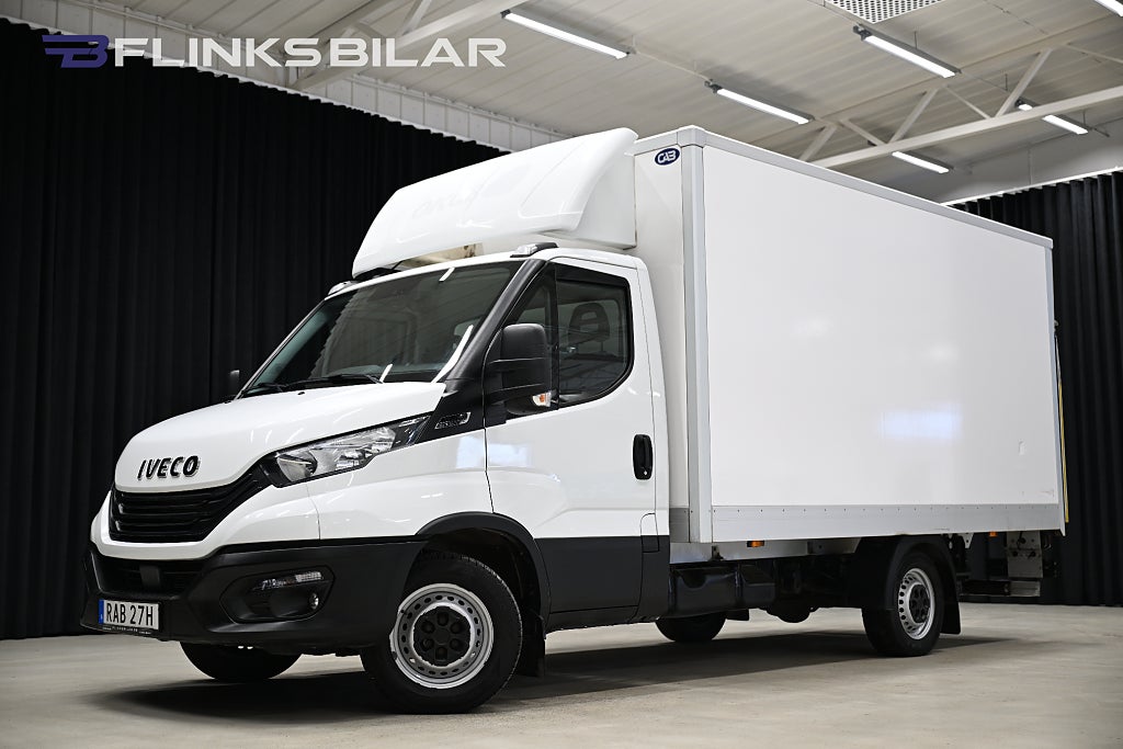 Iveco Daily 136HK Automat|Volymskåp|BG-Lyft|Sidodörr|Backkamera