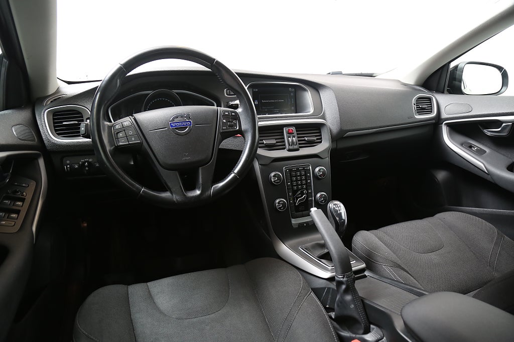 Volvo V40 T2 120hk Kinetic 1ägare Värmare 2014