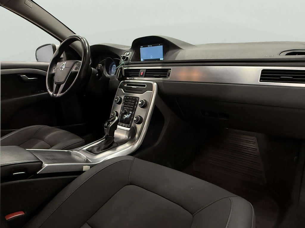 Volvo V70 D3 Geartronic Classic, Momentum Navi Drag  2 Ägare - miniatyr 14