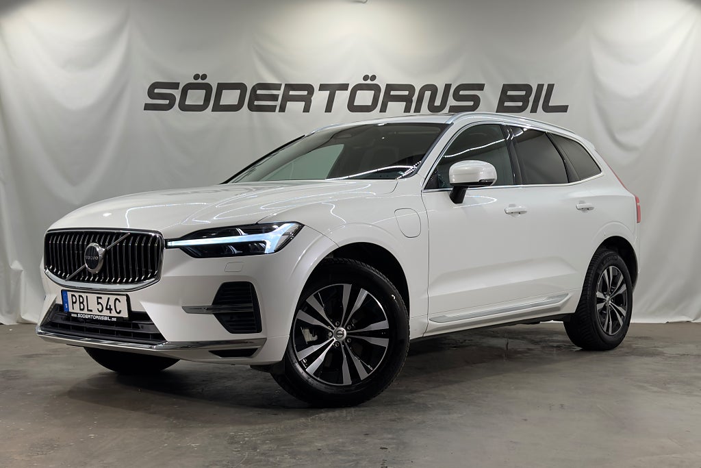 Volvo XC60 RECHARGE T6 AWD CORE PANO DRAG KAMERA 1 BRUKARE MOMSBIL