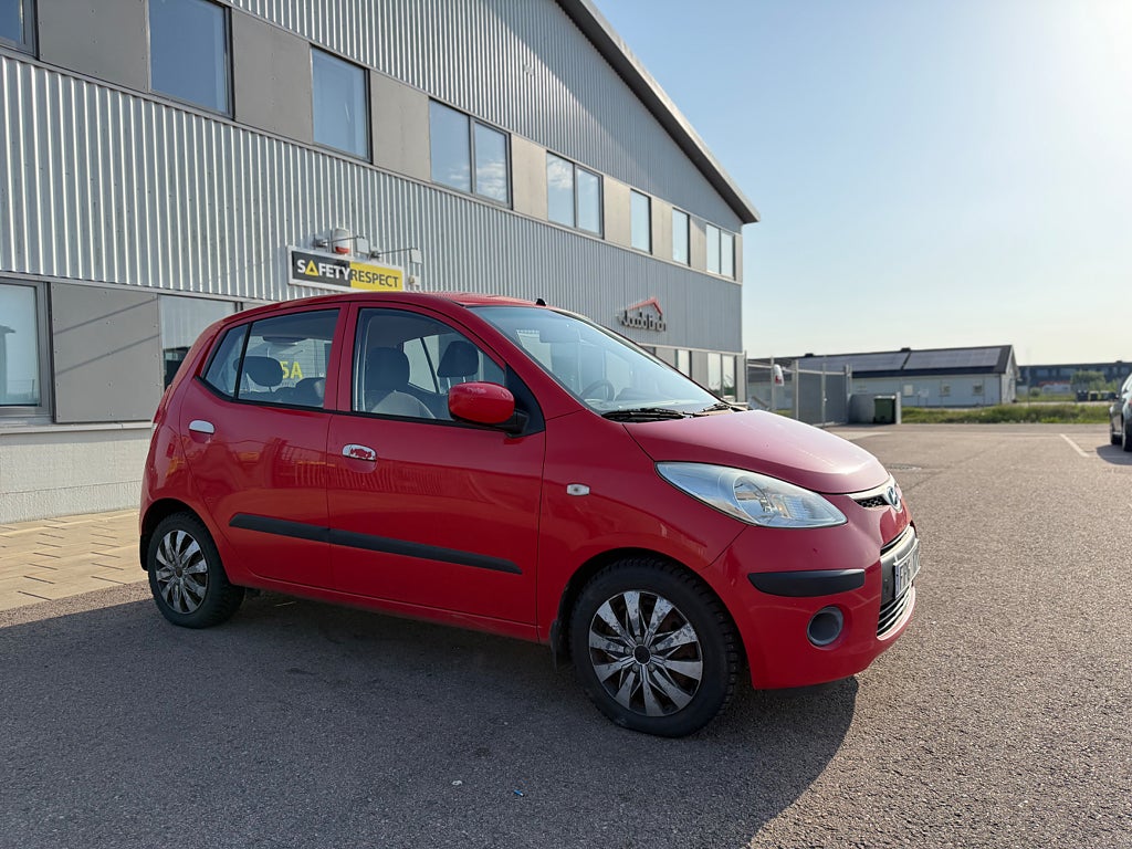 Hyundai i10 1.1 iRDE e-Sense Ny besiktigad 