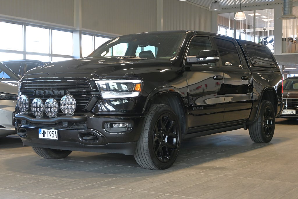 RAM 1500 Crew Cab V8 HEMI Laramie NIGHT Kåpa