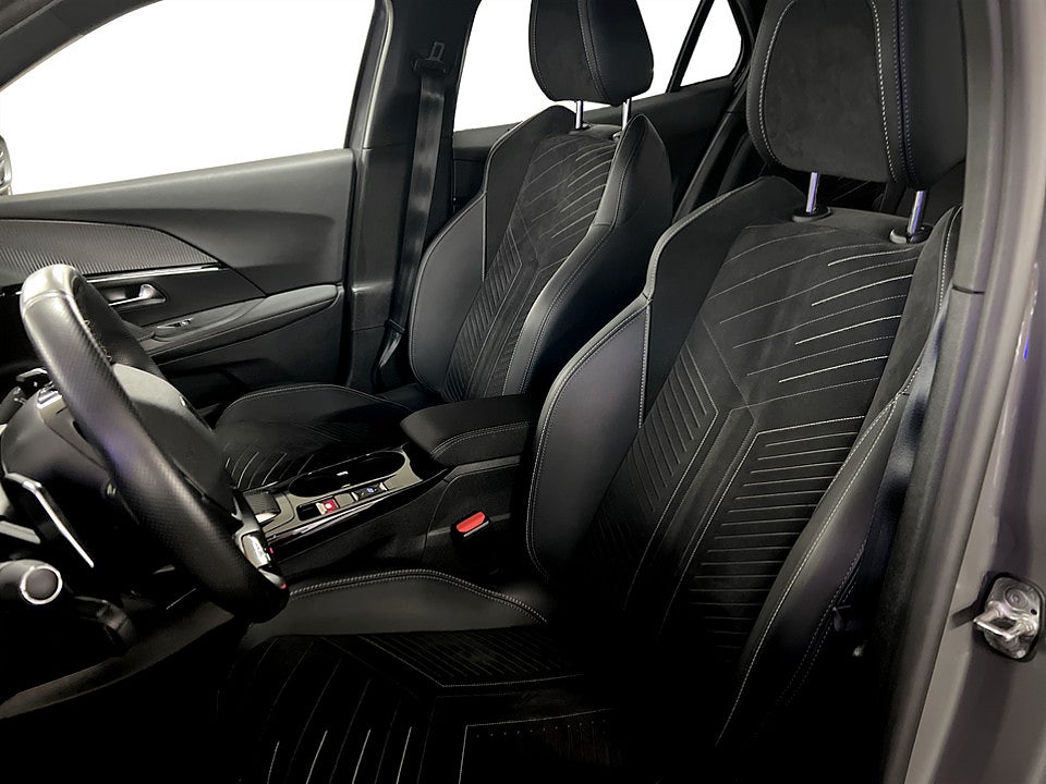 Bild på Peugeot 2008 GT 1.2 PT 130hk Aut B-KAMERA CARPLAY NAVI