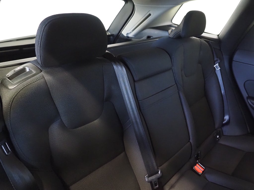 Volvo XC60 D4 Aut 190hk Momentum Teknikpkt B-Kamera D-Värm Navi 2020