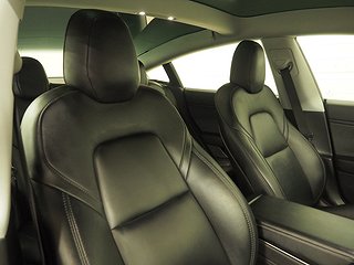 Sedan Tesla Model 3 13 av 21
