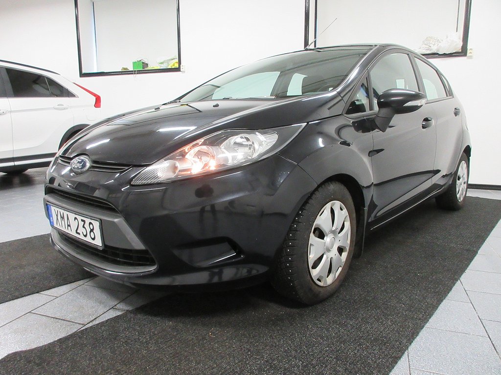 Ford Fiesta 5 dr 1.6 TDCi 75 hk Trend NYBYTT KAMREM S/V