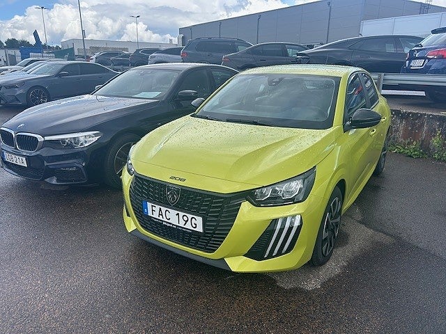 Peugeot 208 Hybrid 100 Hk Style Automat / Apple Carplay / 3270 Mil