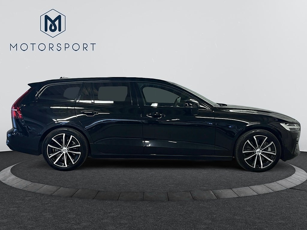 Volvo V60 Recharge T6 AWD Plus Dark 399hk H/K DRAG Orrefors NAVI bild 6