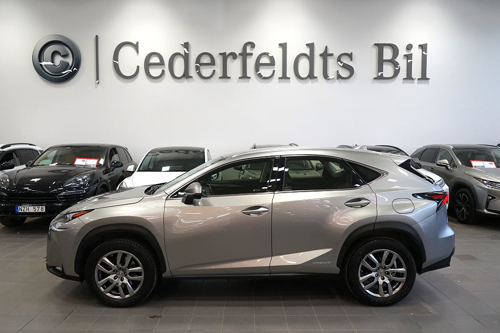 Lexus NX 300h 2.5 AWD E-CVT Business Navi Kamera P-Sensor Skinn