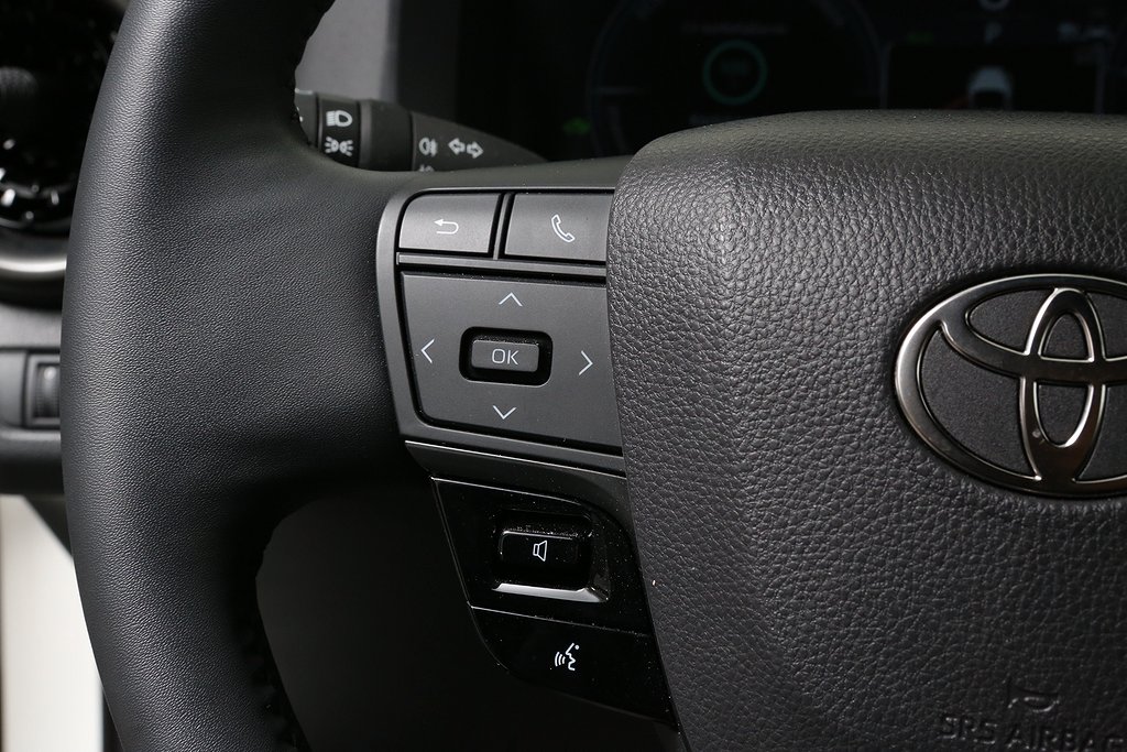 Toyota C-HR 1,8 Hybrid e-CVT Style Teknik Navi 2024