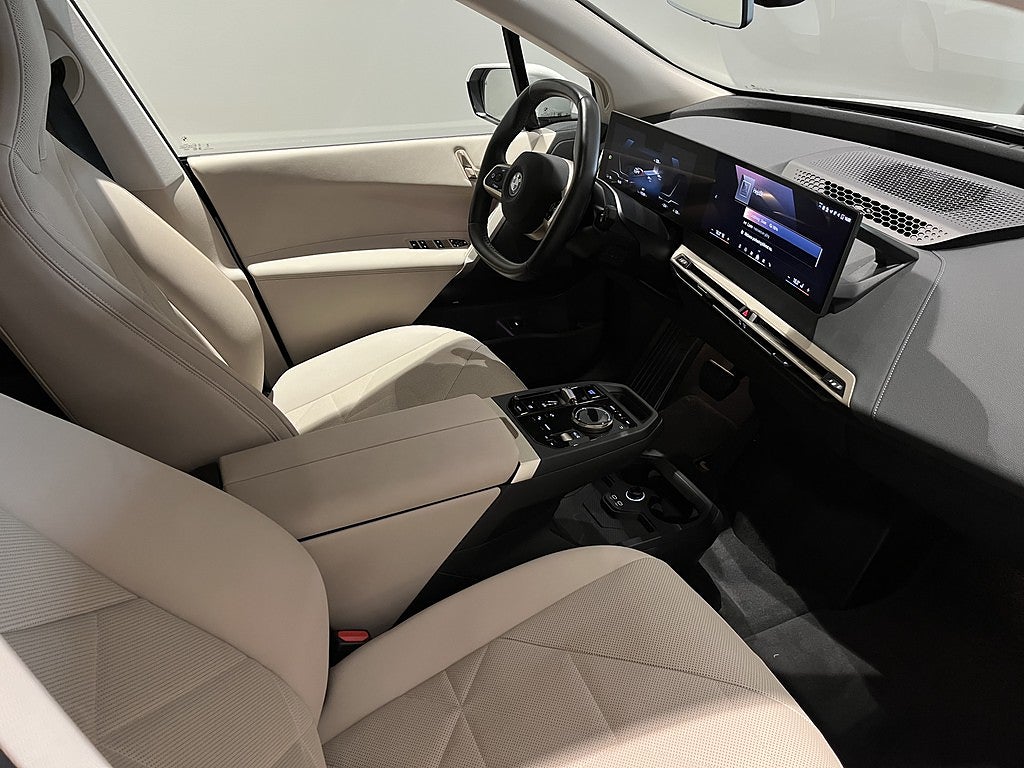 BMW iX xDrive50, 524ps, 2024