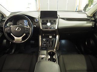 SUV Lexus NX 17 av 24