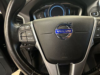 Volvo XC60 D4 AWD Geartronic S&V-däck/D-värm/Psens/MoK/Kamera/Drag – bild 20