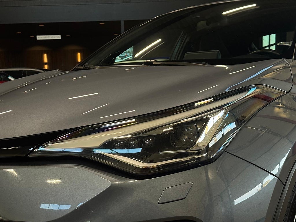 Toyota C-HR Hybrid CVT X-Edition JBL Keyless Kamera Sv-Såld Adaptiv